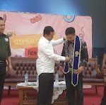 Ini Baru Keren! Aktivis Lulusan Tepat Waktu Dapat Anugerah UIN Bandung