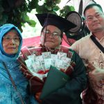 Ayo Kenali Amin Hambali, Wisudawan Disabilitas UIN Walisongo yang Penuh Kreatifitas