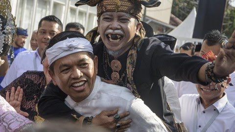 dedi-mulyadi-erwan-setiawan-mendaftar-ke-kpu-jawa-barat-2_169