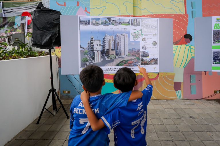 173453338652-wajah-baru-kolong-jembatan-pasupati-kini-jadi-lebih-humanis