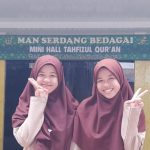 Kisah Inspiratif Si Kembar MAN: Hobi Menulis, Segudang Prestasi