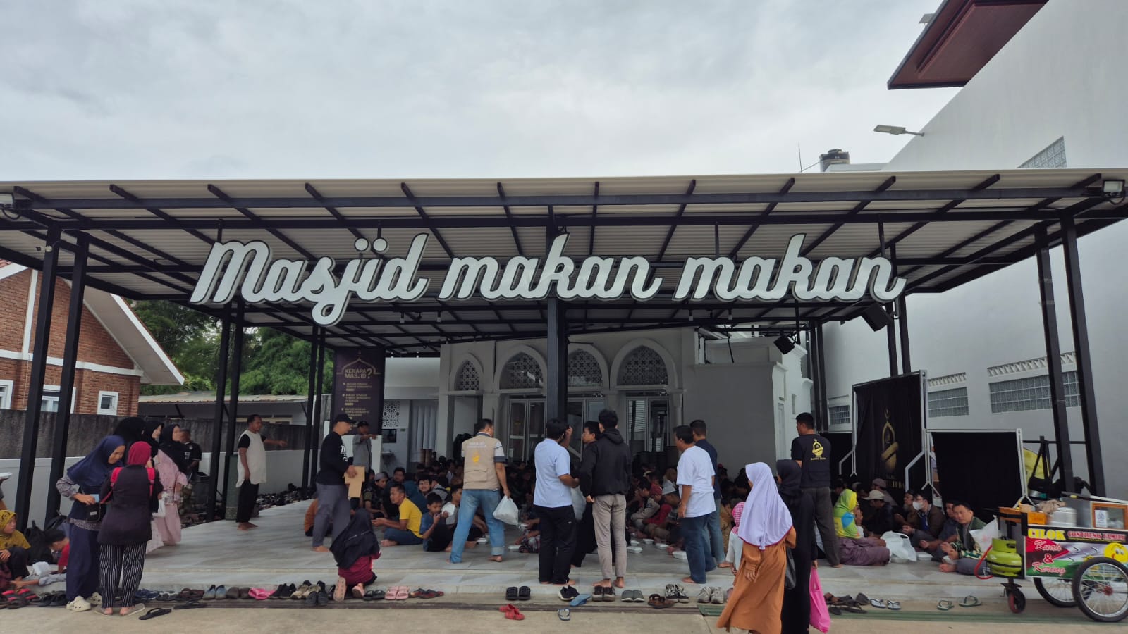 173884168315-masjid-baitul-huda-makan-dan-pangkas-rambut-gratis-hingga-kajian