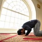 Mengapa Banyak Hal Teringat Saat Shalat?