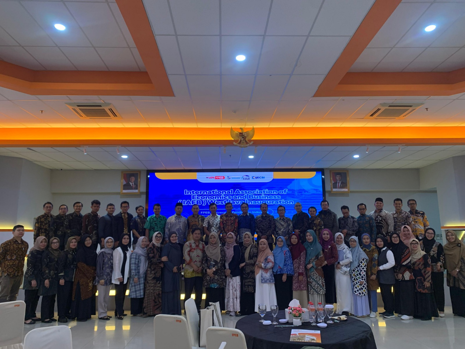 Dorong Produktivitas Akademik, IAEB Lantik Pengurus Jabar 2025–2028