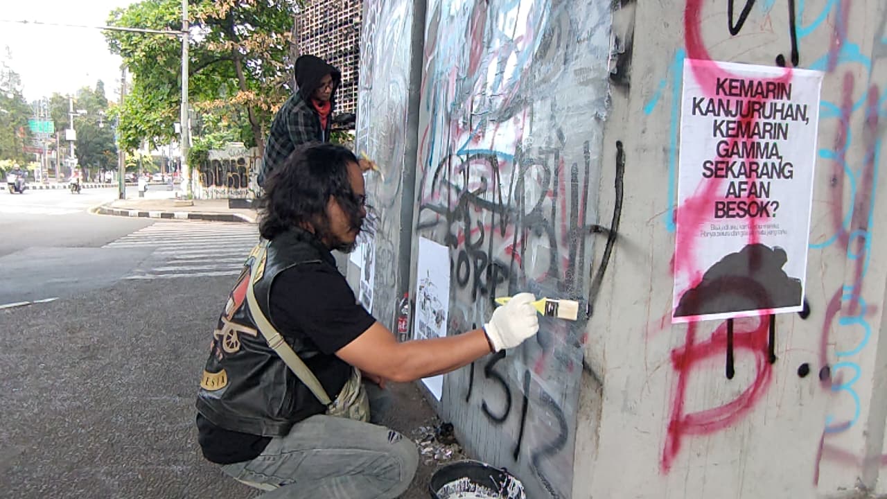 Aksi Damai Hapus Vandalisme Ala Komunitas Motor Reborn Indonesia