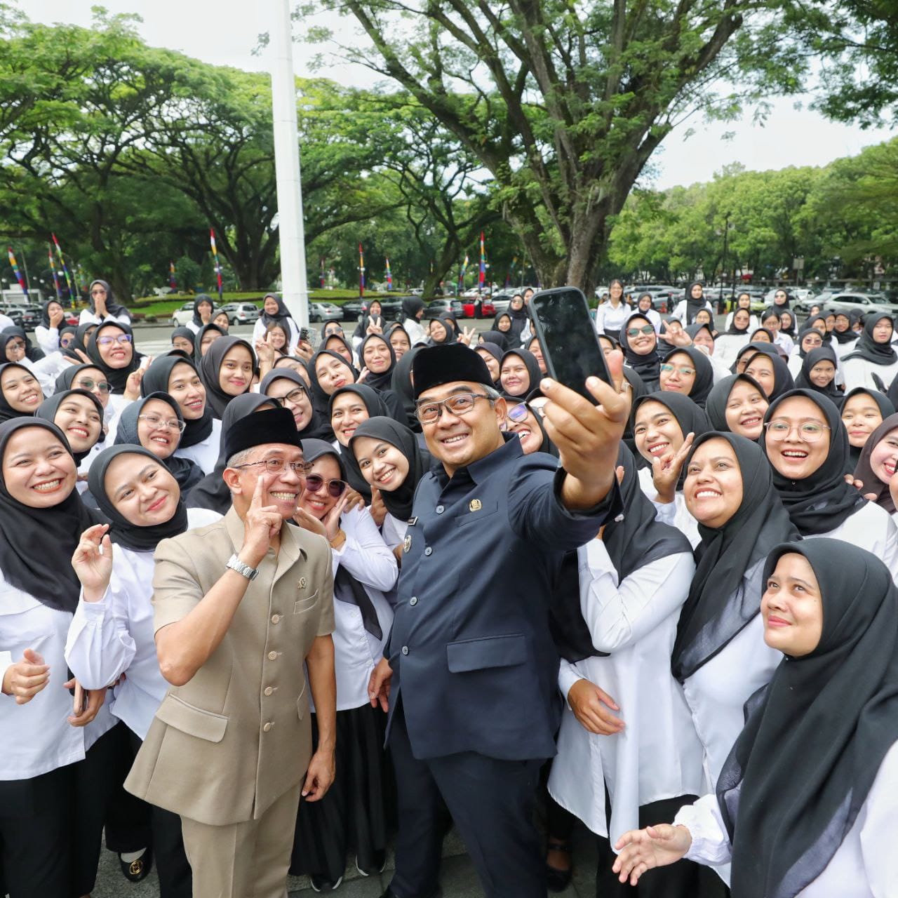 Selamat! 212 PNS dan PPPK Dilantik, Wali Kota: Layani Masyarakat dengan Komunikasi yang Baik