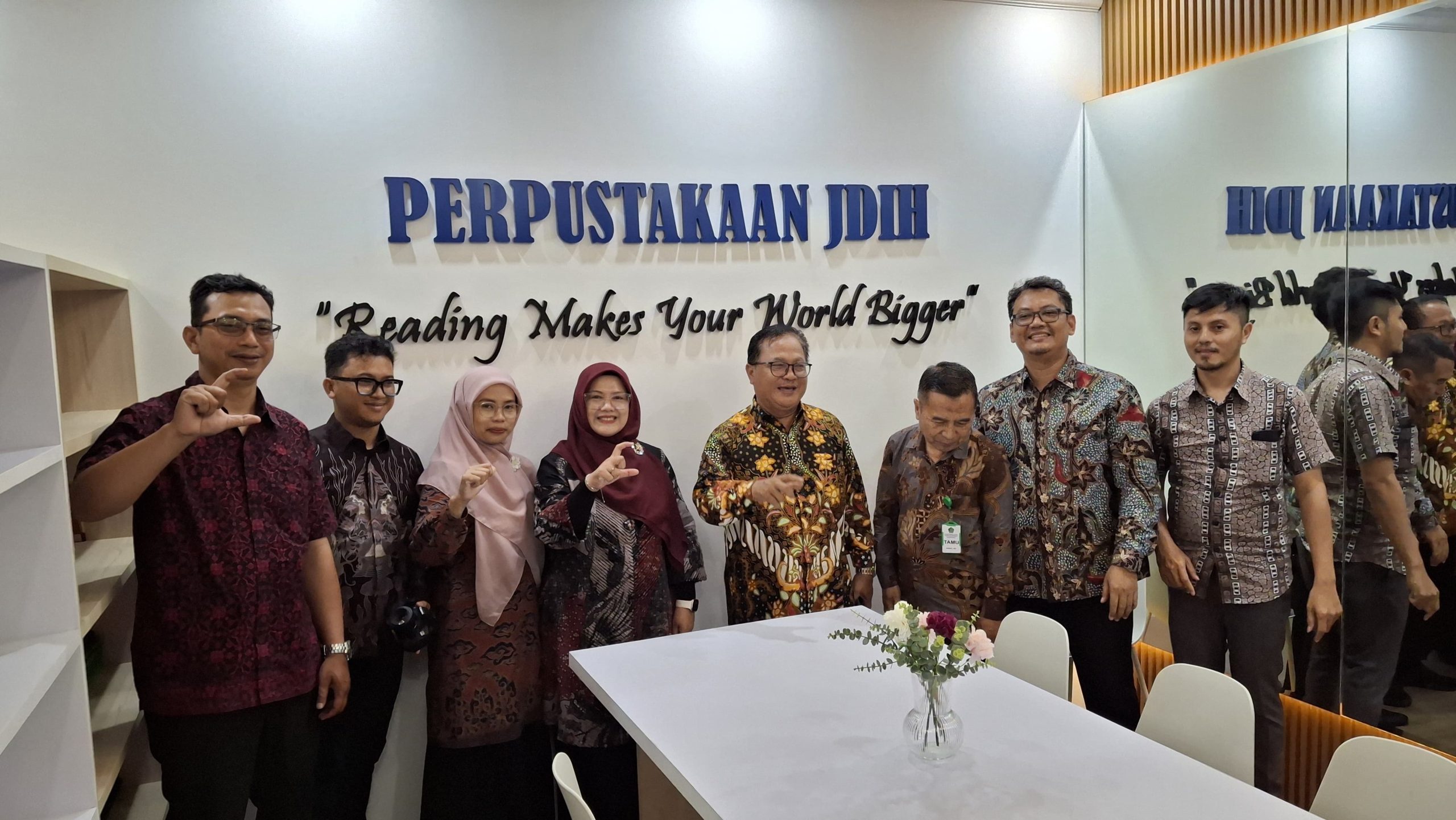 Perkuat Tata Kelola JDIH, UIN Bandung Kunjungi Biro Hukum Kemenag RI