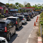 Nestapa Lebaran, Antrean yang Tak Mau Usai