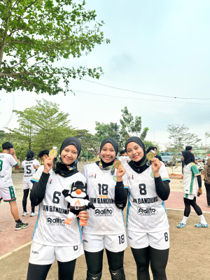 Dari Semifinal ke Podium Juara: Kisah Sukses Tim Voli UIN Bandung