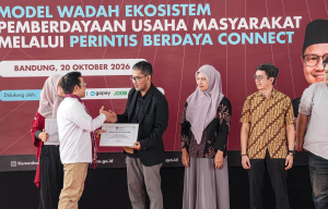 Luar Biasa! Dorong UMKM Naik Kelas, Dekan FEBI UIN Bandung Prof. Dudang Gojali Dinobatkan sebagai Tokoh Inspiratif oleh Menko Pemberdayaan Masyarakat